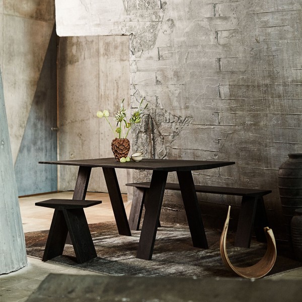 Stool, natural oak / Black oil - Muubs